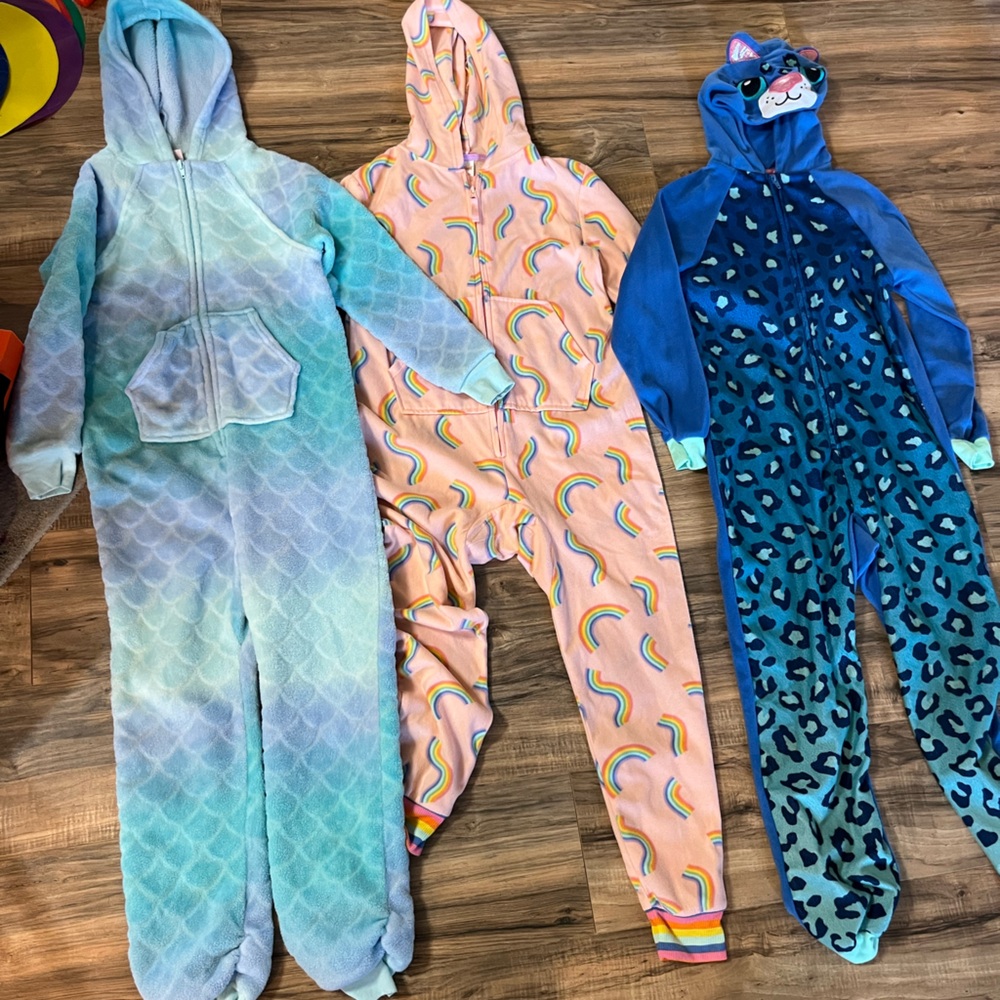 Girl’s Cat & Jack Fleece One Piece Pajama Bundle
